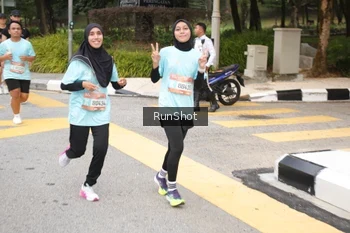 Runner Photo 4253100