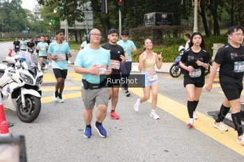 Runner Photo 4253202