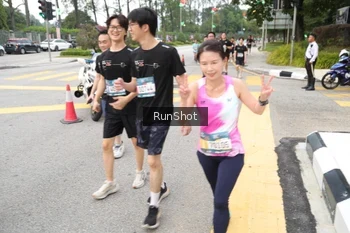 Runner Photo 4253314