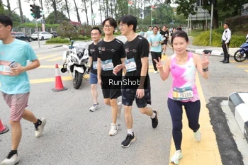 Runner Photo 4253315