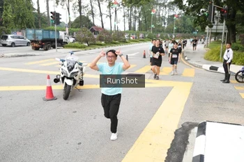 Runner Photo 4253328
