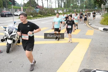 Runner Photo 4253346