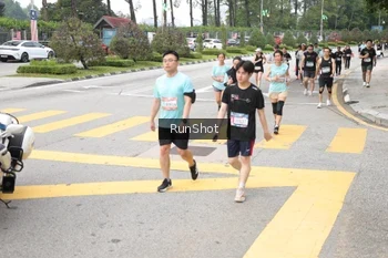 Runner Photo 4253350