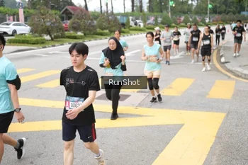 Runner Photo 4253357
