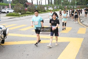 Runner Photo 4253359