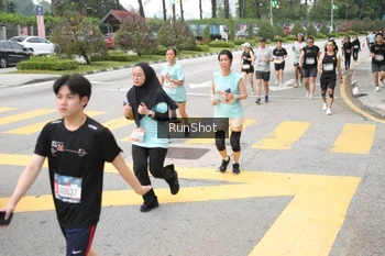Runner Photo 4253363