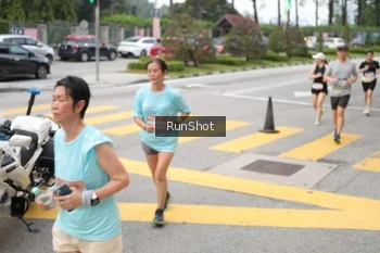 Runner Photo 4253373