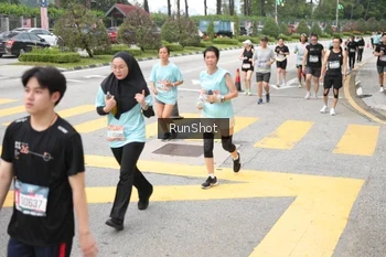 Runner Photo 4253375