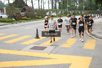 Runner Photo 4253379