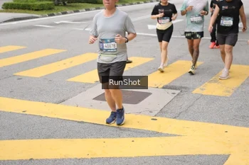 Runner Photo 4253390