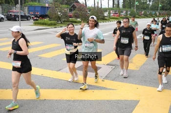 Runner Photo 4253407