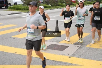 Runner Photo 4253408