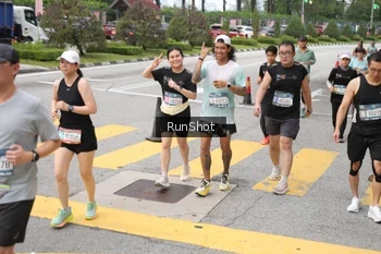 Runner Photo 4253411