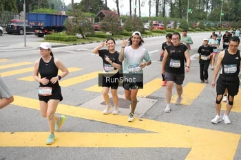 Runner Photo 4253412