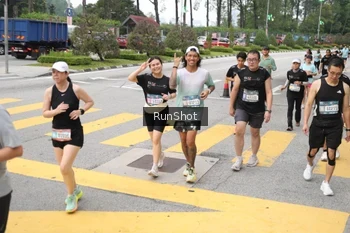 Runner Photo 4253418