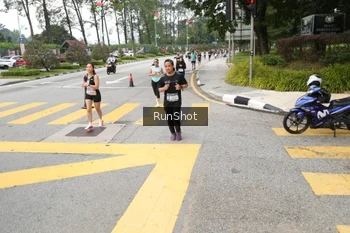 Runner Photo 4253491