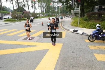 Runner Photo 4253494