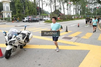 Runner Photo 4253574