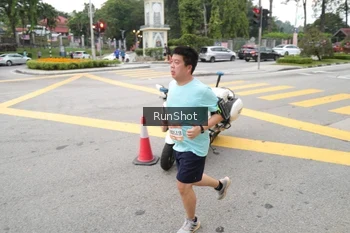 Runner Photo 4253575