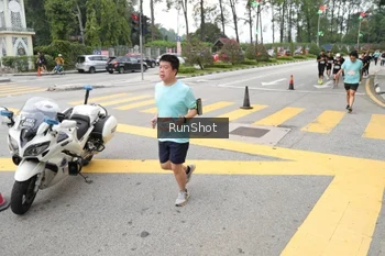 Runner Photo 4253576