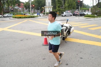Runner Photo 4253577