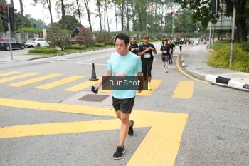 Runner Photo 4253595