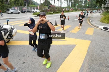 Runner Photo 4253599