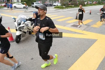 Runner Photo 4253600