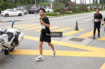 Runner Photo 4253613