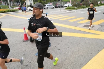 Runner Photo 4253614