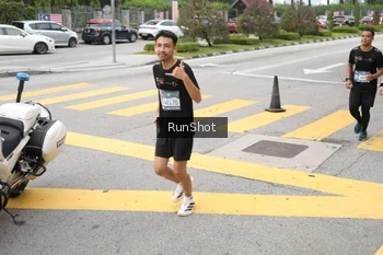 Runner Photo 4253618