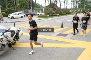 Runner Photo 4253621