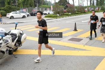 Runner Photo 4253624