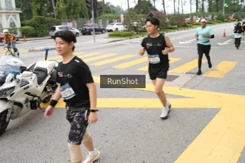 Runner Photo 4253645
