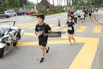 Runner Photo 4253735