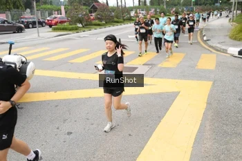 Runner Photo 4253750