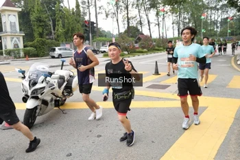 Runner Photo 4253810