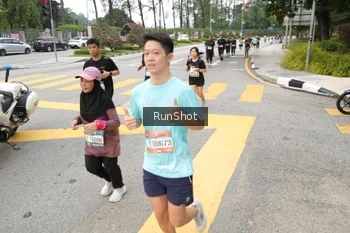 Runner Photo 4253843