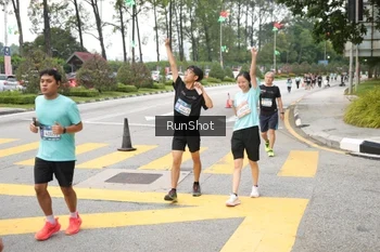 Runner Photo 4253909