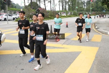 Runner Photo 4253913