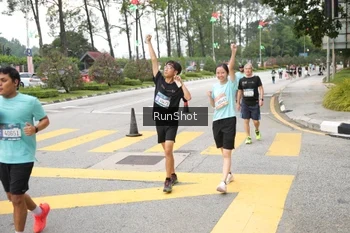 Runner Photo 4253916