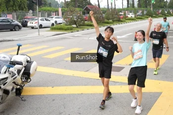 Runner Photo 4253918