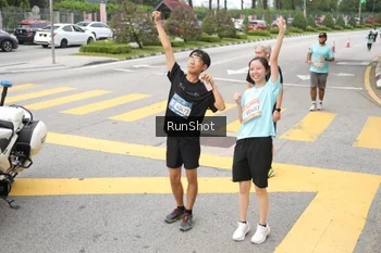 Runner Photo 4253935