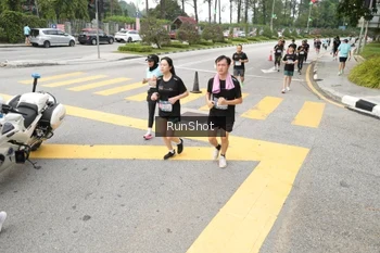 Runner Photo 4253975