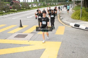 Runner Photo 4254004