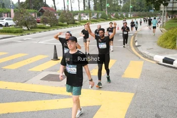 Runner Photo 4254014