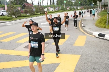 Runner Photo 4254015