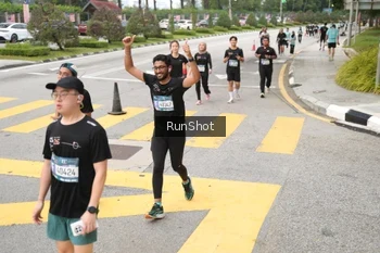 Runner Photo 4254017