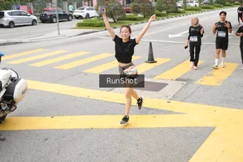 Runner Photo 4254038