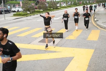 Runner Photo 4254046